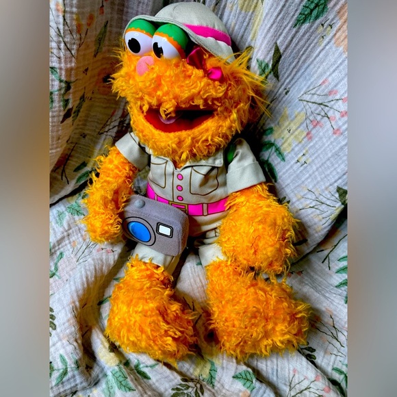 Sesame Street Safari of Fun at Busch Gardens Zoe Plush Toy - Picture 1 of 4